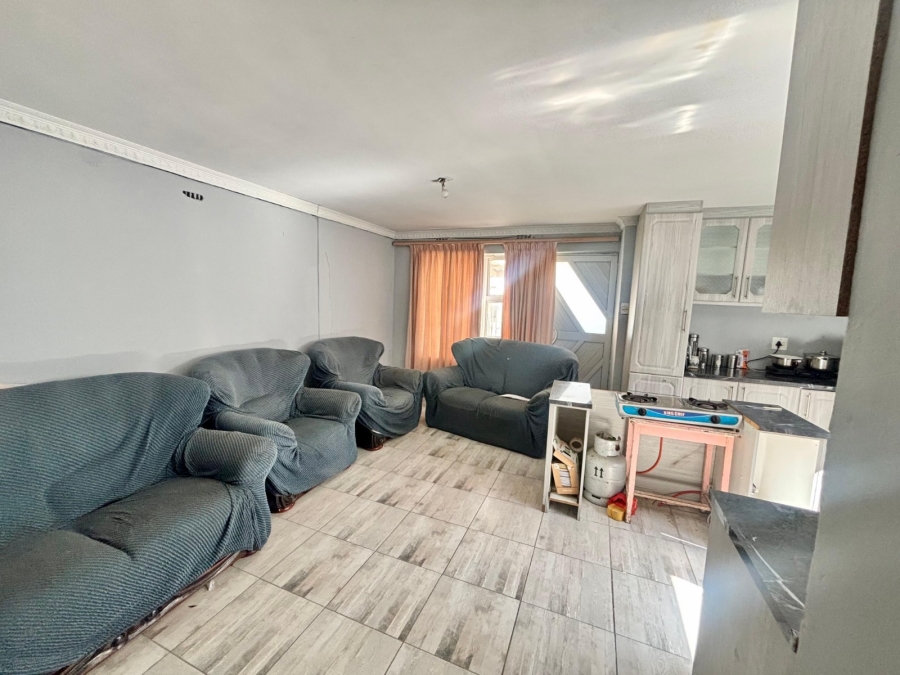 2 Bedroom Property for Sale in Mandela Park Western Cape